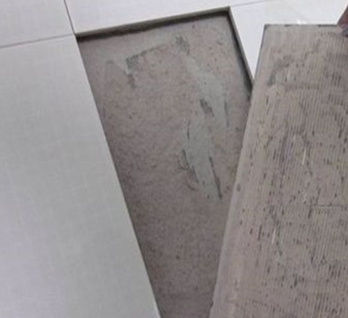 肥东瓷砖空鼓维修公司分享瓷砖铺贴时如果打浆（即涂抹在瓷砖背面和基层上的砂浆或瓷砖胶）过少，会带来以下问题